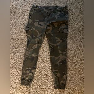 Men’s Small Bullhead joggers
